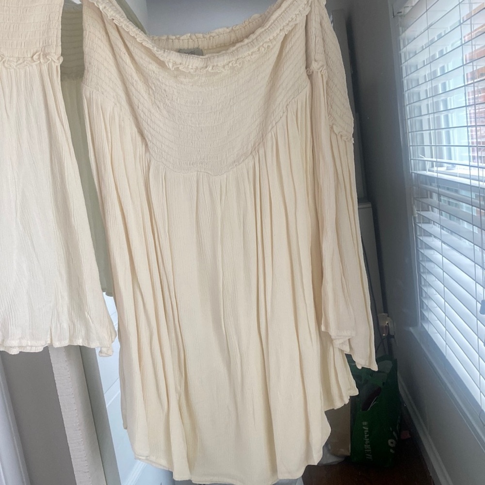 Off the shoulder beige float dress